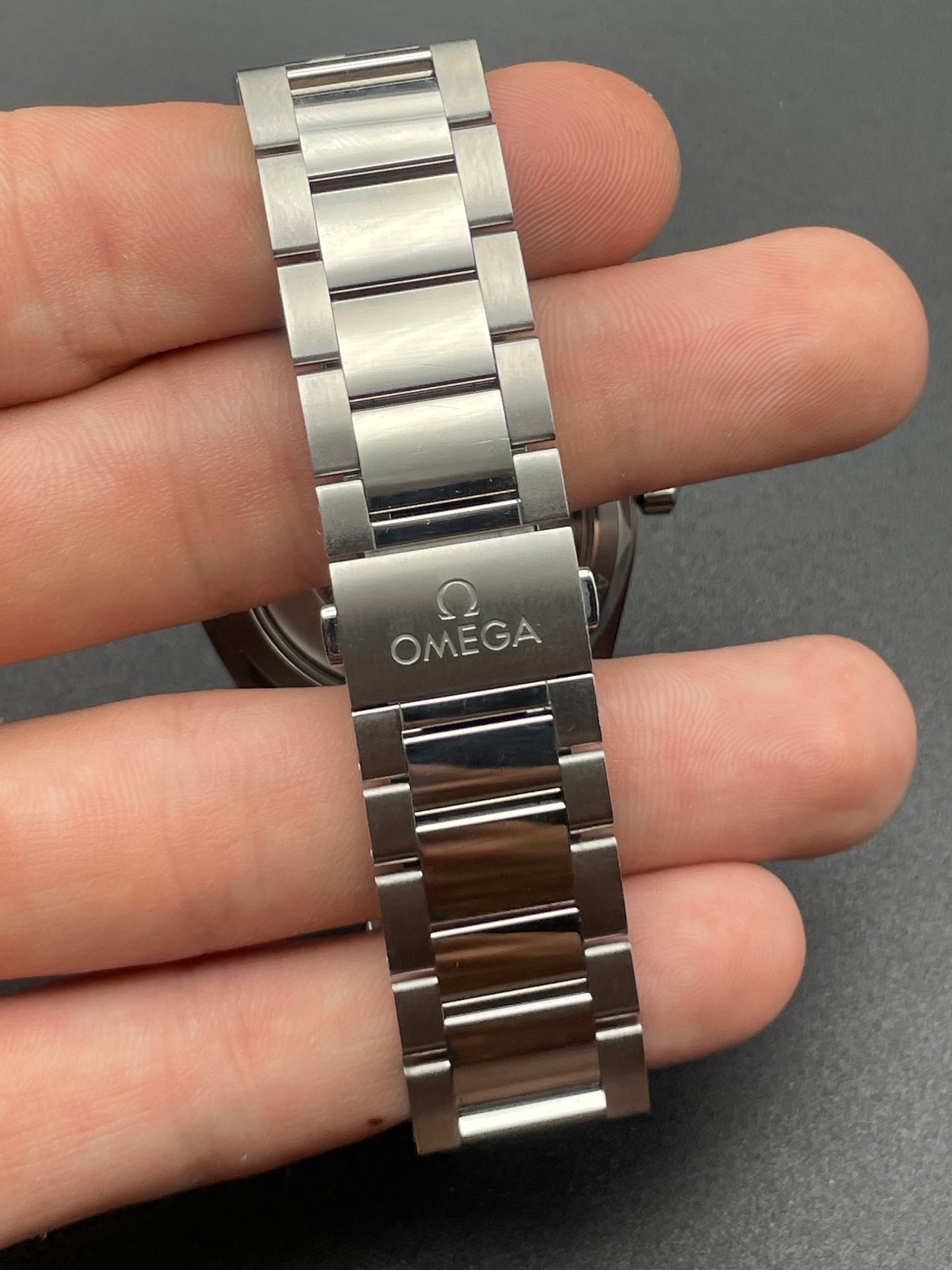 Omega Aqua Terra 220.10.41.21.03.001 Watch and Cards